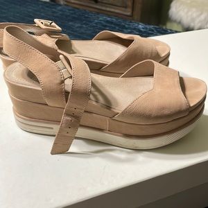 Ellen Fisher platform shows!